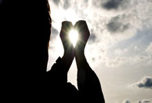 西蒙尼父子效力马竞首个赛季对比:父亲进球更多,儿子战绩更佳.